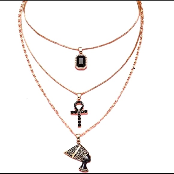 QUEEN IS SHE Multi-layered 18k Gold Plated  Onxy Queen Pendant Necklace - Picture 4 of 4